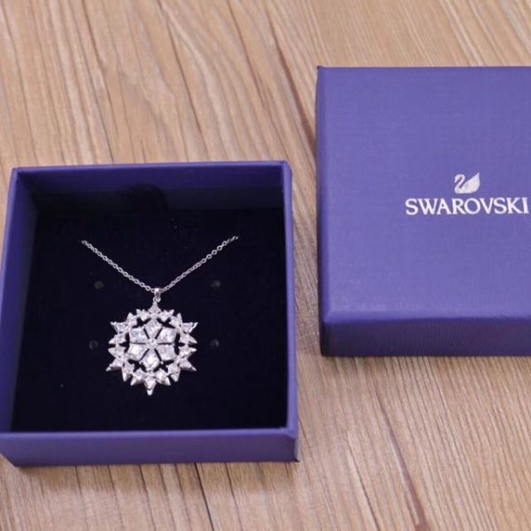 replica,repliche,fake,1:1,earrings,bracelet,ring,jewelry Collana Swarovski con clavicola con fiocco di neve