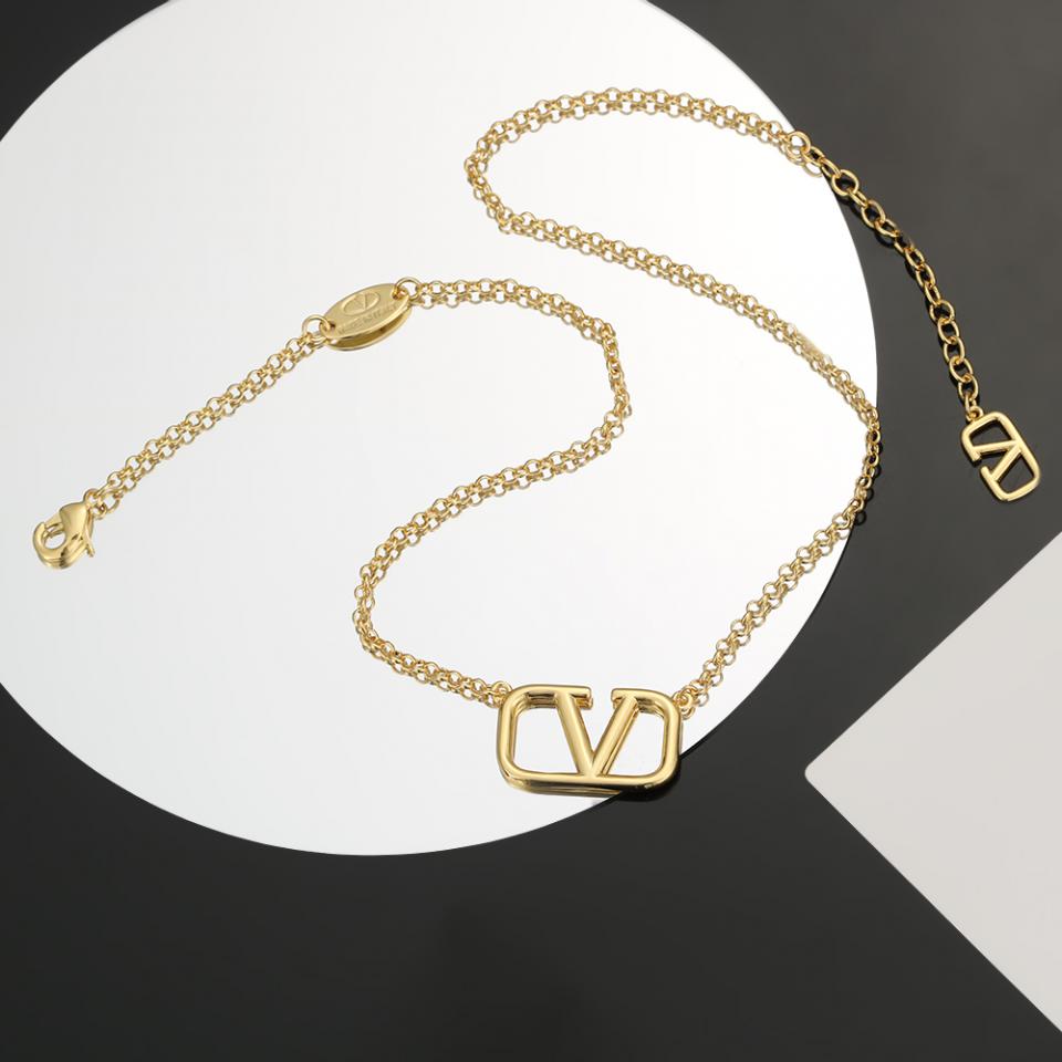 replica,repliche,fake,1:1,earrings,bracelet,ring,jewelry Nuova collana Valentino