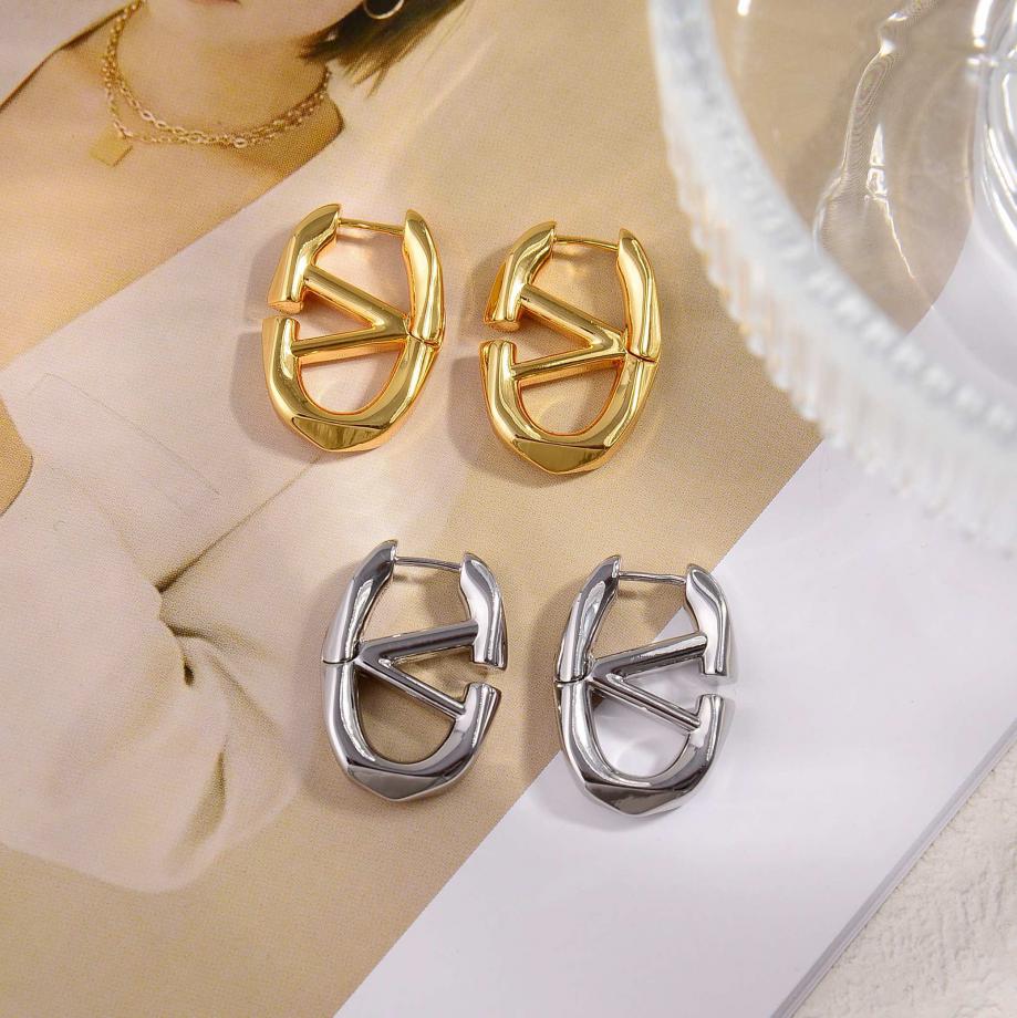 replica,repliche,fake,1:1,earrings,bracelet,ring,jewelry Nuovi orecchini Valentino
