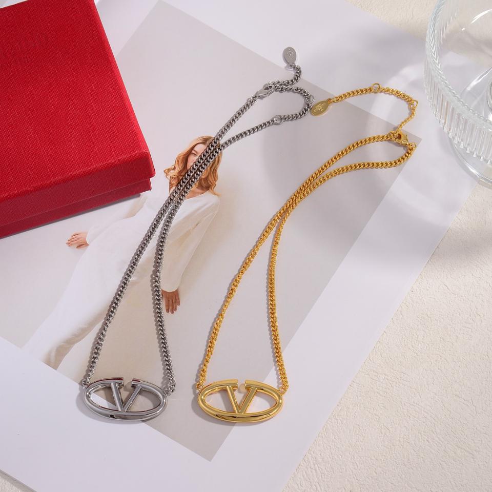 replica,repliche,fake,1:1,earrings,bracelet,ring,jewelry Collana Valentino