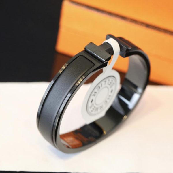 Bracciale stretto smaltato Clic H Darth Vader da uomo e da donna