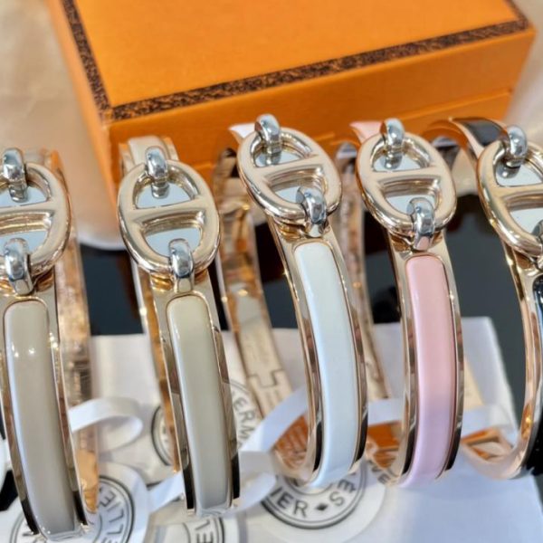 Bracciale Hermes Mini Clic a forma di naso di maiale in tinta unita