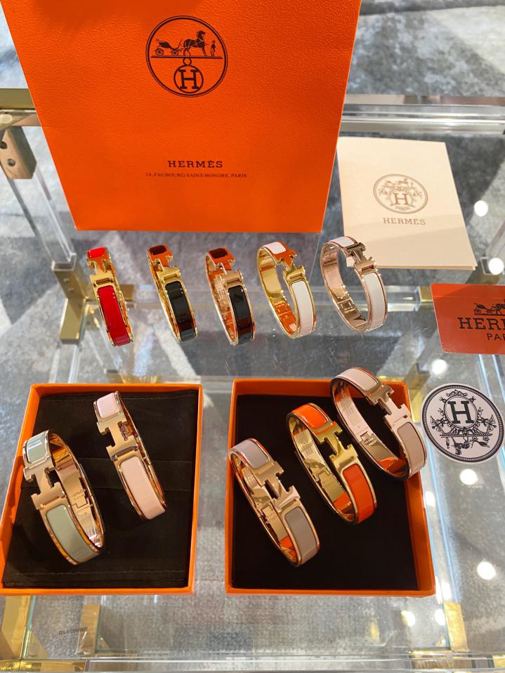 replica,repliche,fake,1:1,earrings,bracelet,ring,jewelry Bracciale smaltato Hermès replica,repliche,fake,1:1,earrings,bracelet,ring,jewelry Bracciale smaltato Hermès