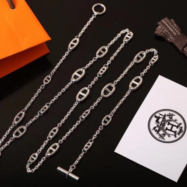 Collana lunga Hermes con naso di maiale