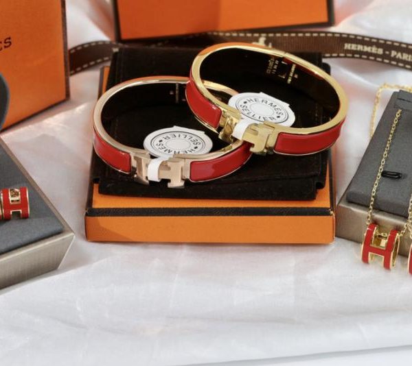 replica,repliche,fake,1:1,earrings,bracelet,ring,jewelry Set di fibbie Hermes H