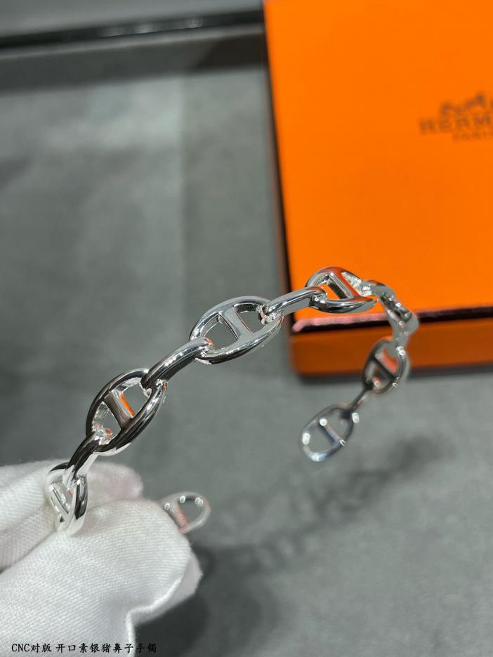 replica,repliche,fake,1:1,earrings,bracelet,ring,jewelry Bracciale Hermes Farandole in argento con naso di maiale replica,repliche,fake,1:1,earrings,bracelet,ring,jewelry Bracciale Hermes Farandole in argento con naso di maiale
