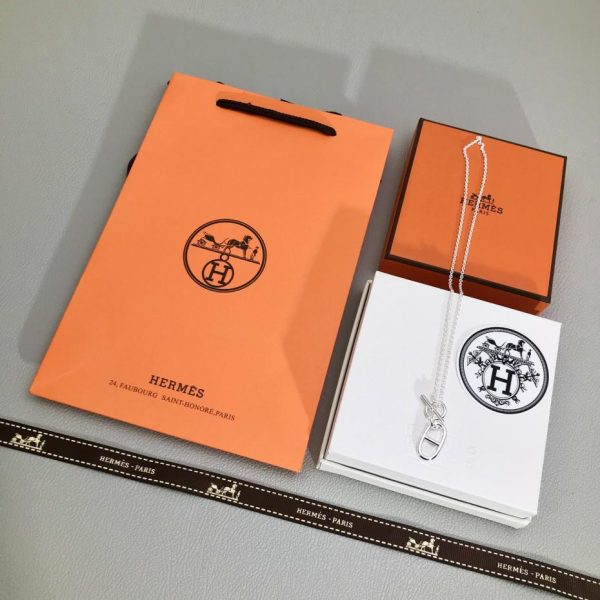 Collana Hermes con naso di maiale