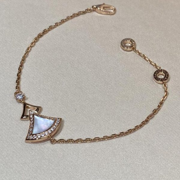 Bracciale in oro rosa 18 carati serie Bvlgari