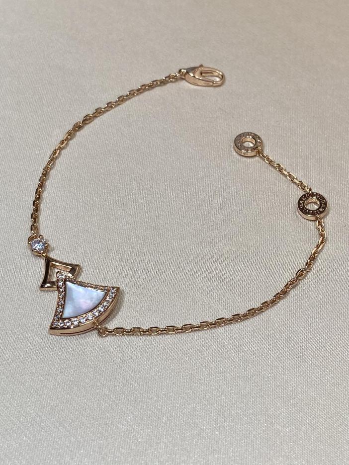 replica,repliche,fake,1:1,earrings,bracelet,ring,jewelry Bracciale in oro rosa 18 carati serie Bvlgari