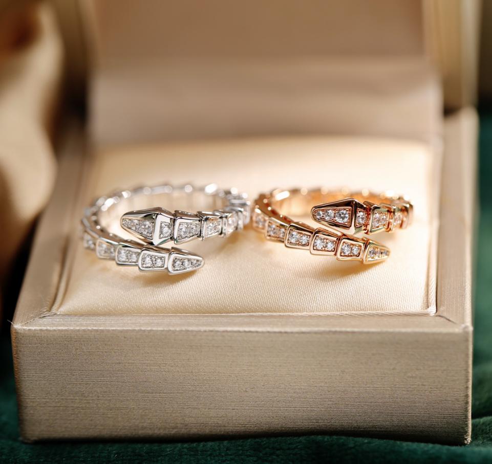 replica,repliche,fake,1:1,earrings,bracelet,ring,jewelry Classico anello con diamanti a forma di serpente Bvlgari Bv