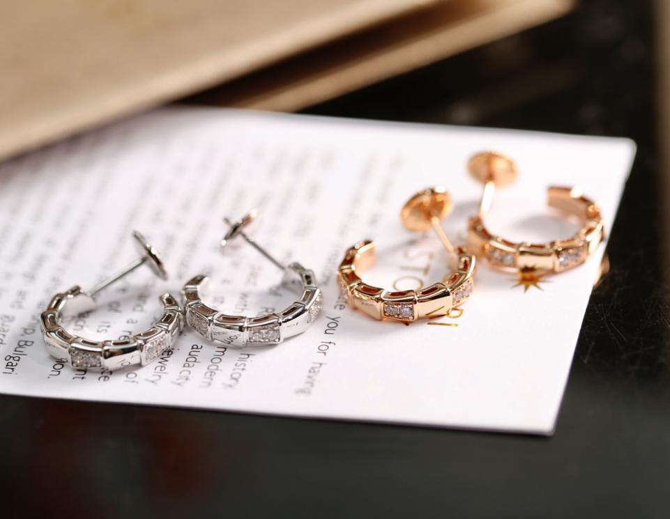 replica,repliche,fake,1:1,earrings,bracelet,ring,jewelry Orecchini Bvlgari con trapano in osso di serpente