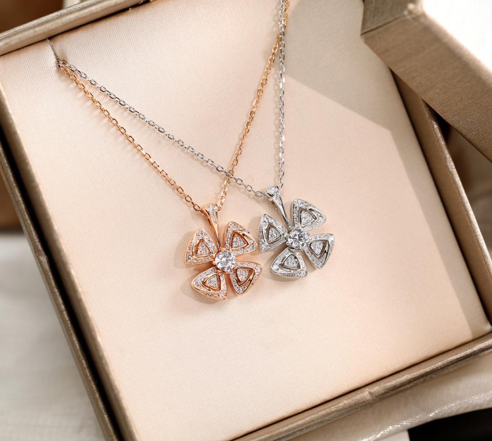 replica,repliche,fake,1:1,earrings,bracelet,ring,jewelry Collana Bvlgari Fiorever