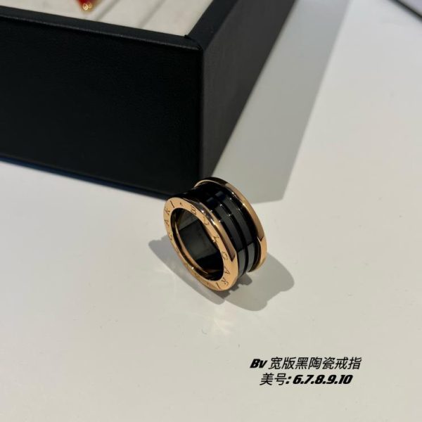 replica,repliche,fake,1:1,earrings,bracelet,ring,jewelry Classico anello in ceramica indispensabile di Bvlgari Bv