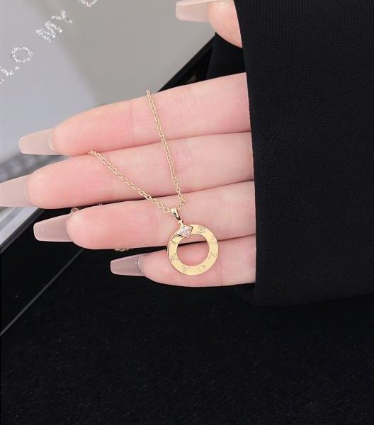replica,repliche,fake,1:1,earrings,bracelet,ring,jewelry Collana con logo Bvlgari BV inciso