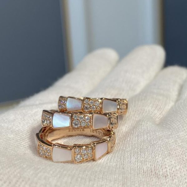 replica,repliche,fake,1:1,earrings,bracelet,ring,jewelry Anello Bvlgari con conchiglia bianca in osso di serpente, versione larga