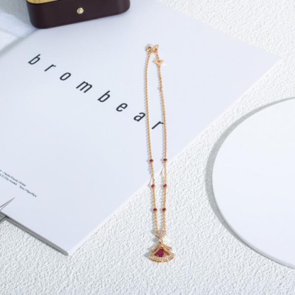 replica,repliche,fake,1:1,earrings,bracelet,ring,jewelry La collana da ventaglio di rubini da sogno di Bvlgari Diva