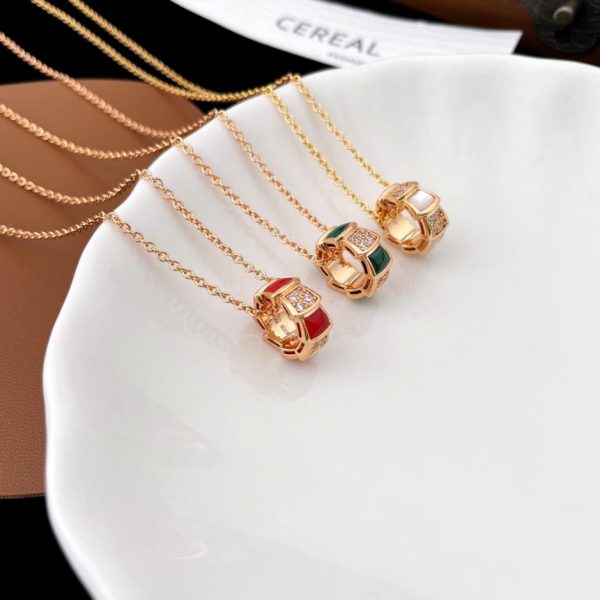 replica,repliche,fake,1:1,earrings,bracelet,ring,jewelry Collana Bvlgari BV con diamanti in osso di serpente e madreperla