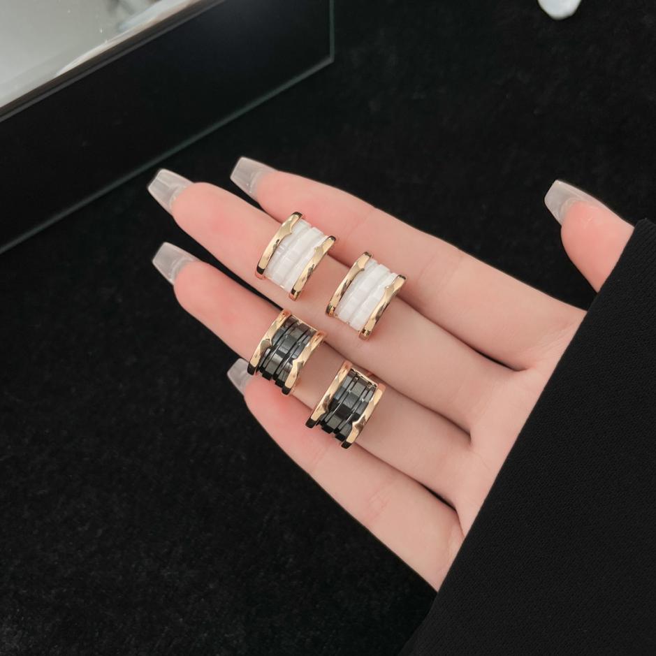 replica,repliche,fake,1:1,earrings,bracelet,ring,jewelry Orecchini Bvlgari BV in ceramica bianca e nera replica,repliche,fake,1:1,earrings,bracelet,ring,jewelry Orecchini Bvlgari BV in ceramica bianca e nera