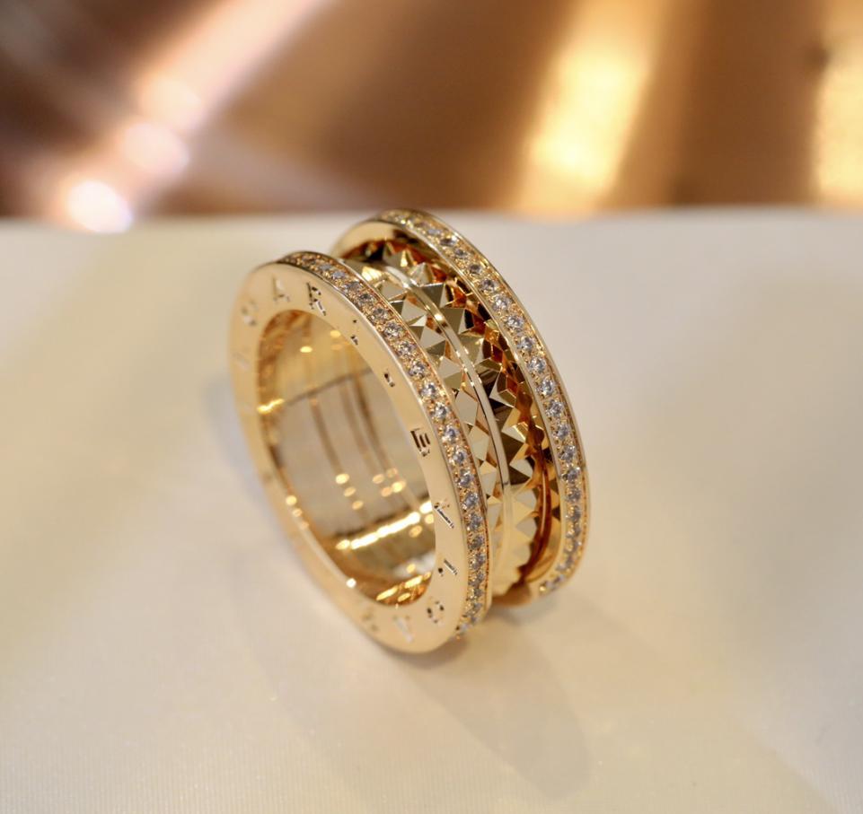 replica,repliche,fake,1:1,earrings,bracelet,ring,jewelry Anello con diamanti con rivetto romano Bvlgari replica,repliche,fake,1:1,earrings,bracelet,ring,jewelry Anello con diamanti con rivetto romano Bvlgari