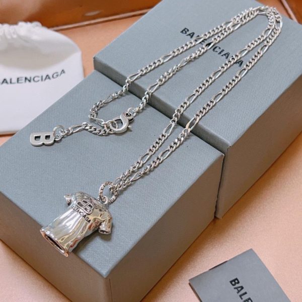 replica,repliche,fake,1:1,earrings,bracelet,ring,jewelry Nuova collana Balenciaga