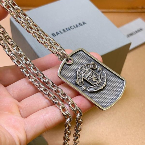 replica,repliche,fake,1:1,earrings,bracelet,ring,jewelry Nuova collana Balenciaga