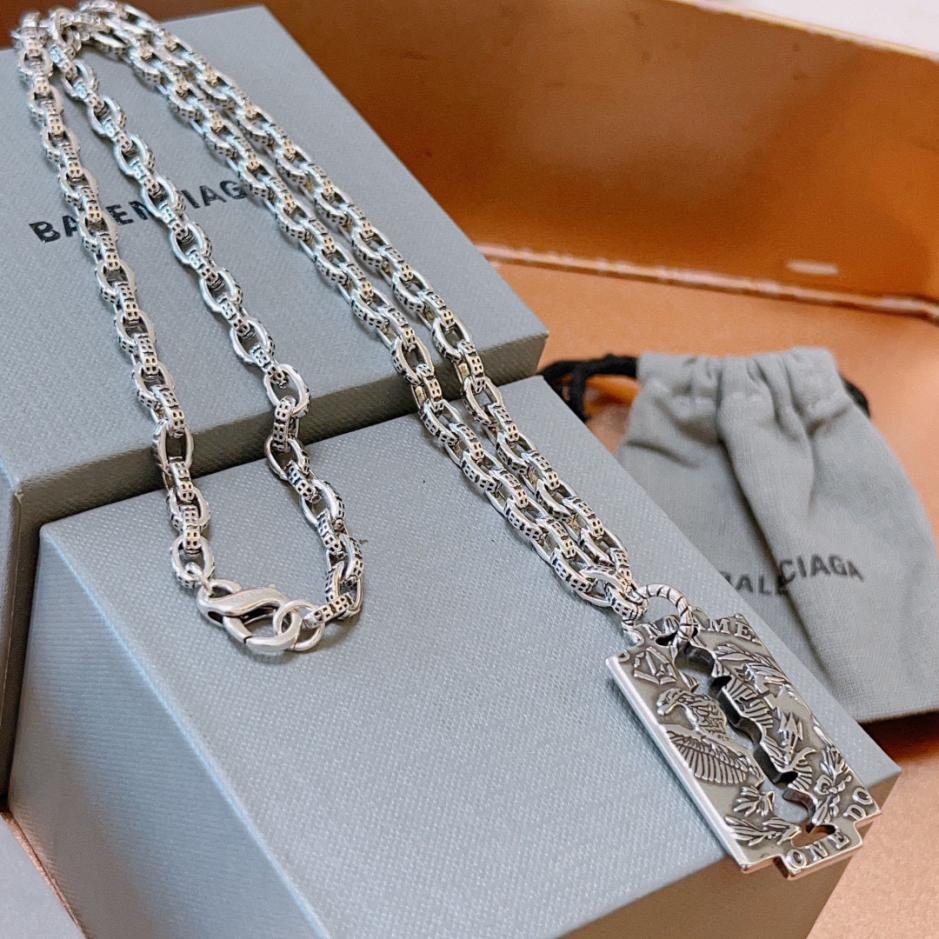 replica,repliche,fake,1:1,earrings,bracelet,ring,jewelry Nuova collana Balenciaga