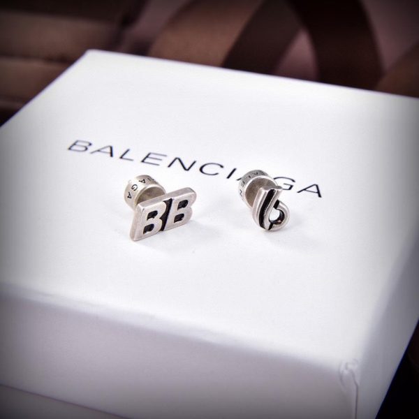 replica,repliche,fake,1:1,earrings,bracelet,ring,jewelry Nuovi orecchini con lettera di Balenciaga