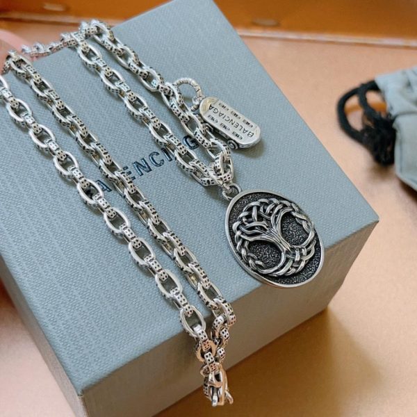 replica,repliche,fake,1:1,earrings,bracelet,ring,jewelry Nuova collana Balenciaga