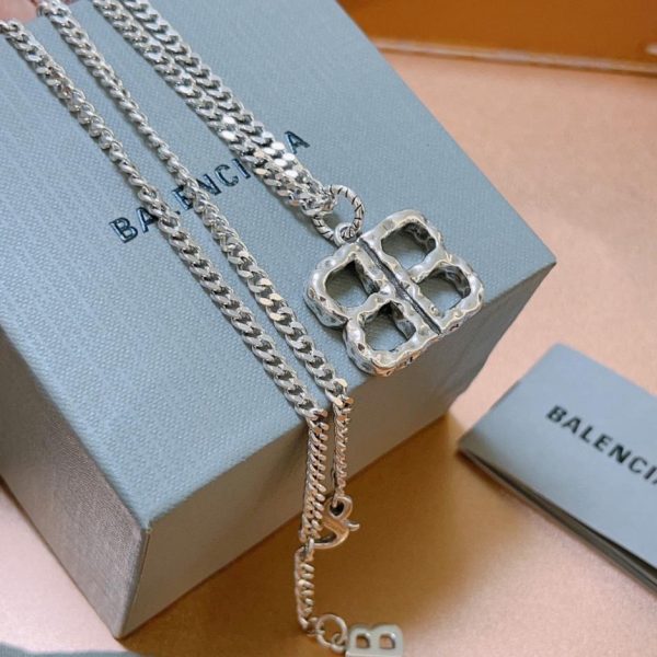 replica,repliche,fake,1:1,earrings,bracelet,ring,jewelry Nuova collana Balenciaga
