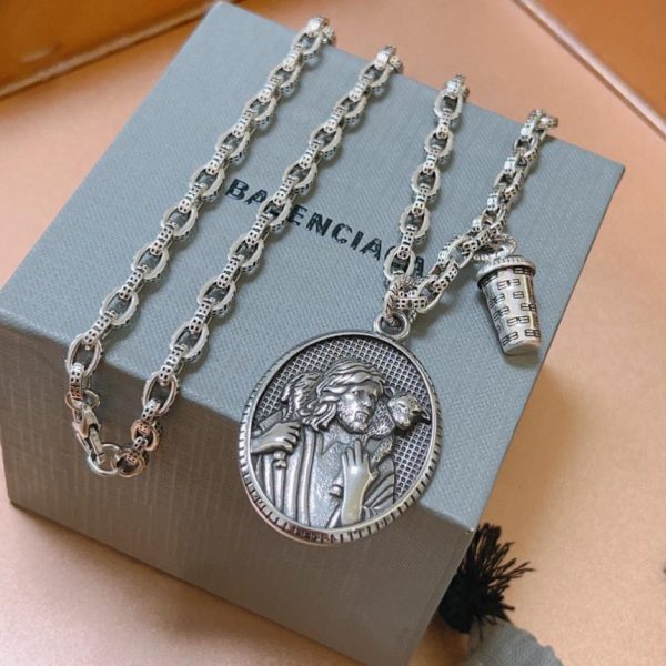 replica,repliche,fake,1:1,earrings,bracelet,ring,jewelry Nuova collana Balenciaga