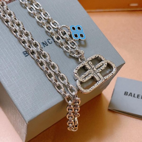 replica,repliche,fake,1:1,earrings,bracelet,ring,jewelry Nuova collana Balenciaga