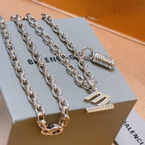 replica,repliche,fake,1:1,earrings,bracelet,ring,jewelry Nuova collana Balenciaga
