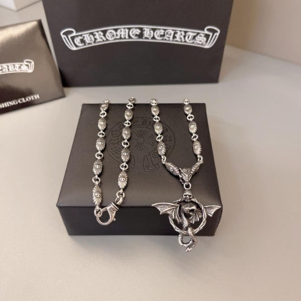 replica,repliche,fake,1:1,earrings,bracelet,ring,jewelry Collana con cuori cromati