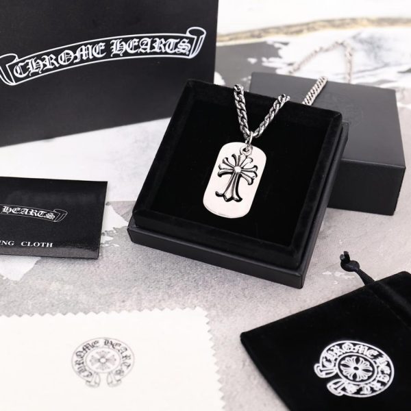 replica,repliche,fake,1:1,earrings,bracelet,ring,jewelry Collana con cuori cromati