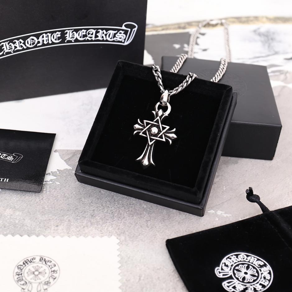 replica,repliche,fake,1:1,earrings,bracelet,ring,jewelry Collana con cuori cromati replica,repliche,fake,1:1,earrings,bracelet,ring,jewelry Collana con cuori cromati