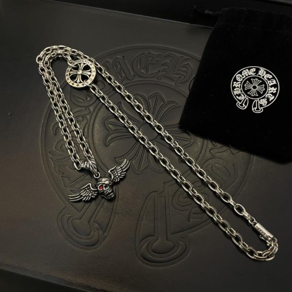 replica,repliche,fake,1:1,earrings,bracelet,ring,jewelry Collana con lettere a cerchio e croce vintage con cuori cromati
