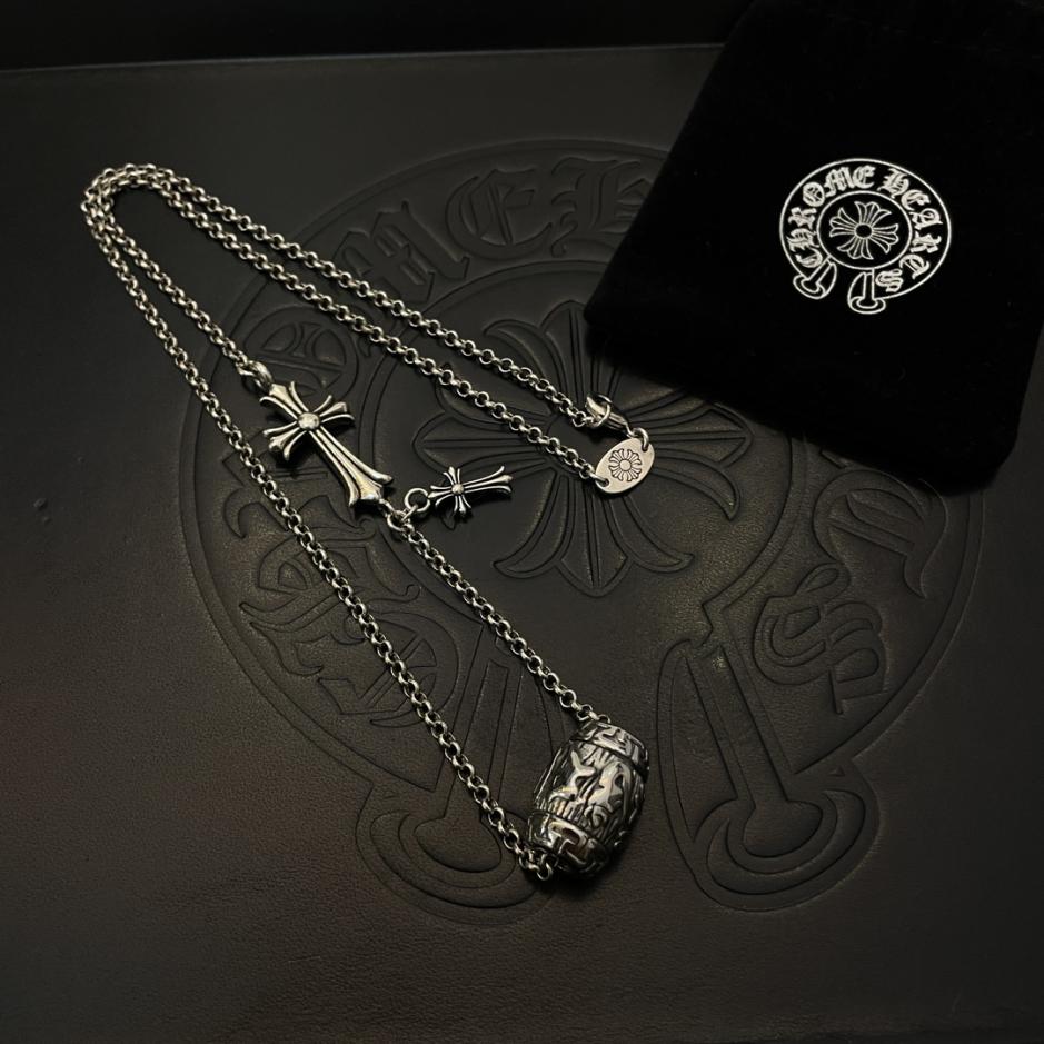 replica,repliche,fake,1:1,earrings,bracelet,ring,jewelry Collana con pendente a croce vintage con cuori cromati replica,repliche,fake,1:1,earrings,bracelet,ring,jewelry Collana con pendente a croce vintage con cuori cromati