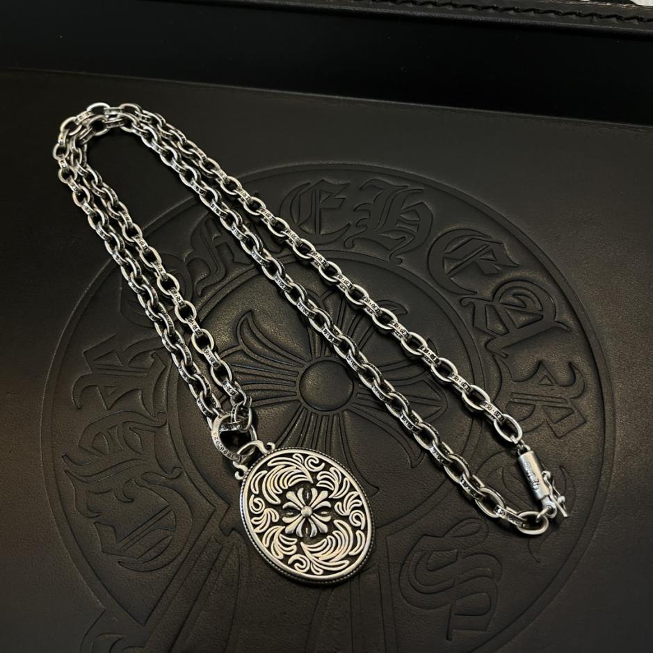 replica,repliche,fake,1:1,earrings,bracelet,ring,jewelry Collana con lettera vintage con cuori cromati replica,repliche,fake,1:1,earrings,bracelet,ring,jewelry Collana con lettera vintage con cuori cromati