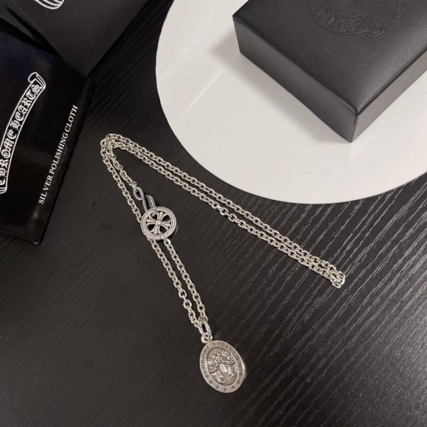replica,repliche,fake,1:1,earrings,bracelet,ring,jewelry Collana vintage con cuori cromati