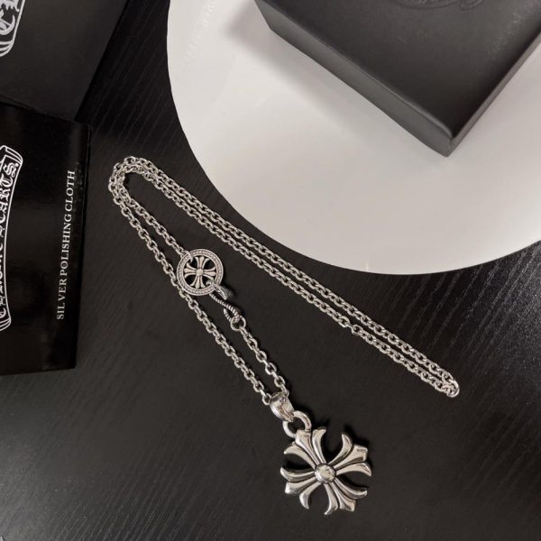 replica,repliche,fake,1:1,earrings,bracelet,ring,jewelry Collana vintage con cuori cromati
