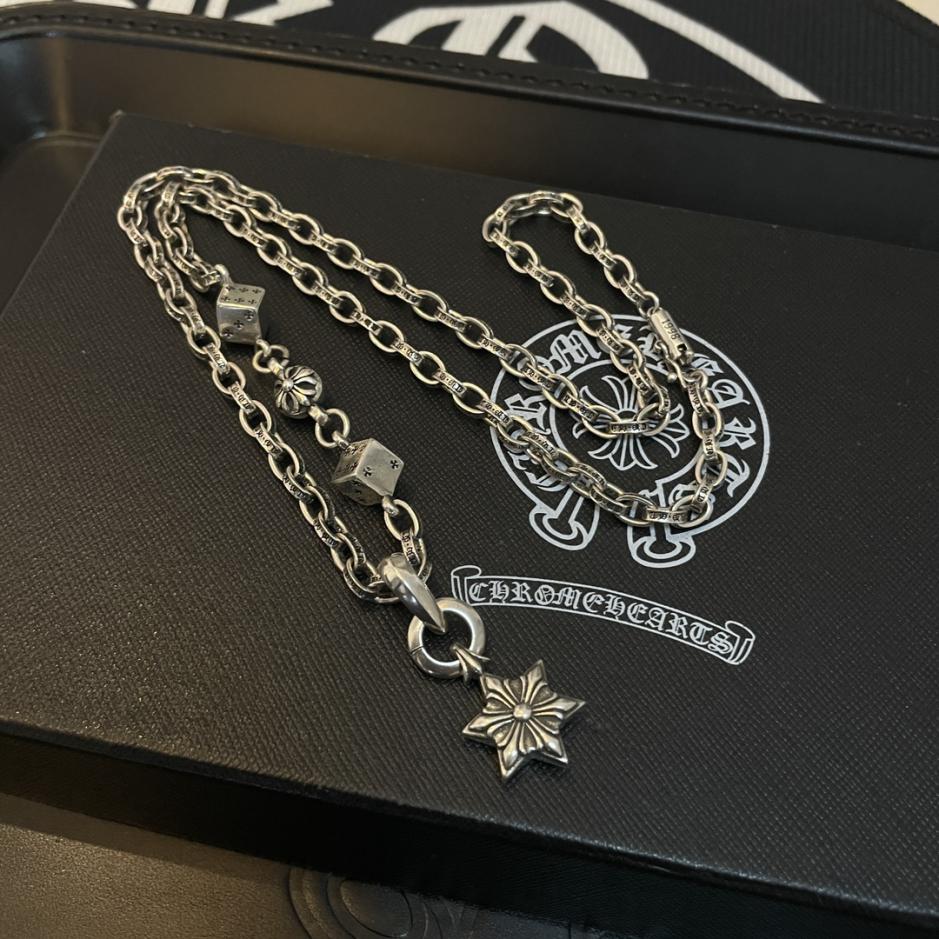replica,repliche,fake,1:1,earrings,bracelet,ring,jewelry Collana con lettera di dadi vintage con cuori cromati replica,repliche,fake,1:1,earrings,bracelet,ring,jewelry Collana con lettera di dadi vintage con cuori cromati