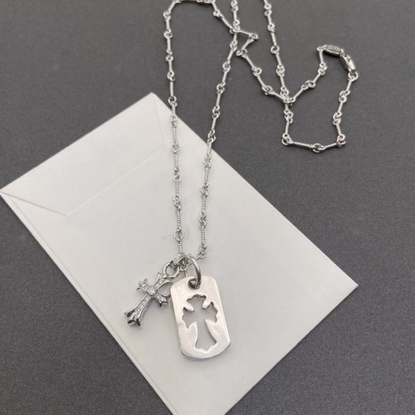 replica,repliche,fake,1:1,earrings,bracelet,ring,jewelry Collana quadrata con croce di cuori cromati