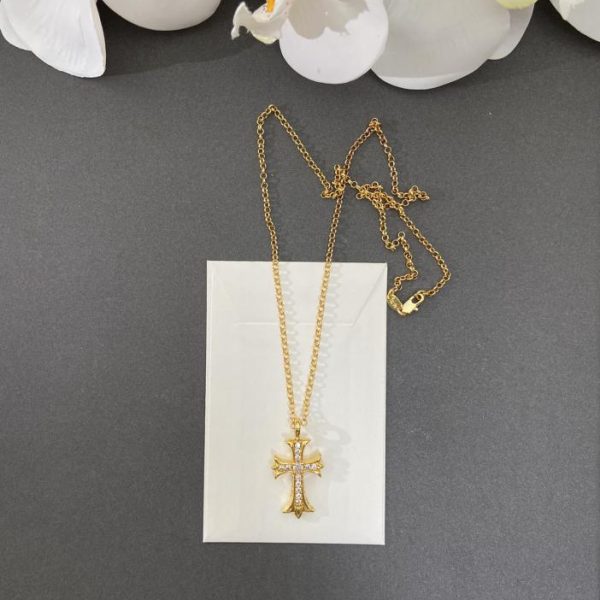 replica,repliche,fake,1:1,earrings,bracelet,ring,jewelry Collana con croce di diamanti e cuori cromati