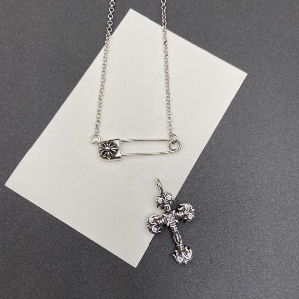 replica,repliche,fake,1:1,earrings,bracelet,ring,jewelry Collana con croce di fiamma con cuori cromati