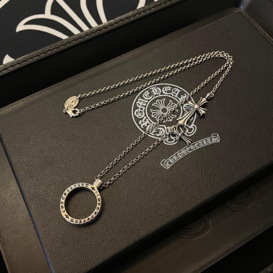 replica,repliche,fake,1:1,earrings,bracelet,ring,jewelry Collana con pendente a croce vintage con cuori cromati replica,repliche,fake,1:1,earrings,bracelet,ring,jewelry Collana con pendente a croce vintage con cuori cromati