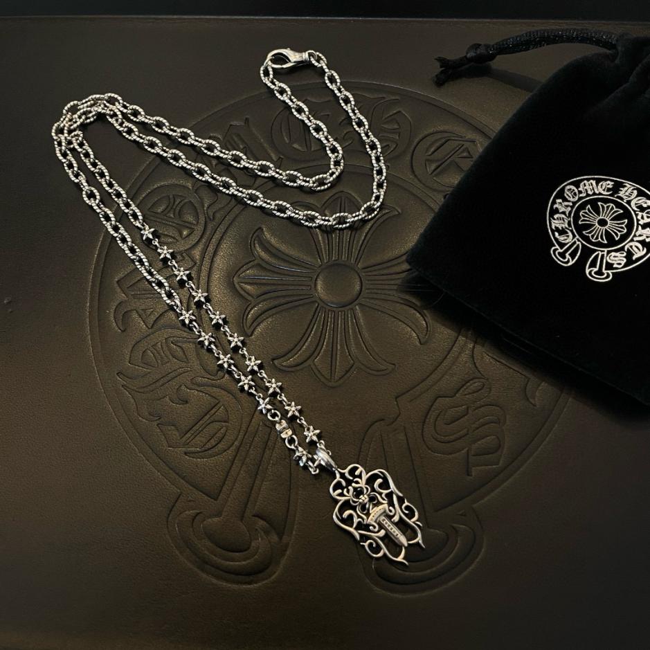 replica,repliche,fake,1:1,earrings,bracelet,ring,jewelry Spada di vite vintage con cuori cromati replica,repliche,fake,1:1,earrings,bracelet,ring,jewelry Spada di vite vintage con cuori cromati