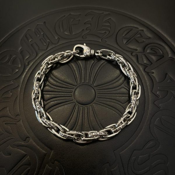 Bracciale a maglie vintage con cuori cromati