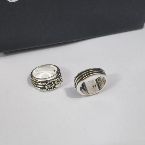 replica,repliche,fake,1:1,earrings,bracelet,ring,jewelry Anello a forma di cuore con spada e cuori cromati