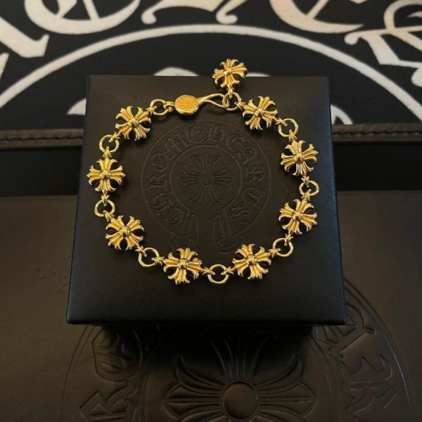 Bracciale con fiore incrociato vintage con cuori cromati