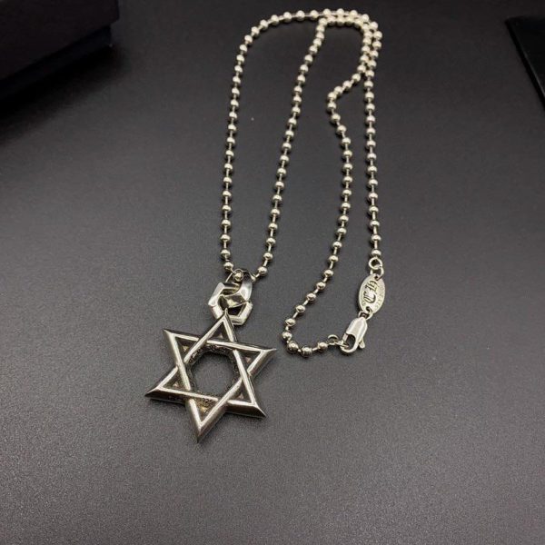 Collana con cuori cromati